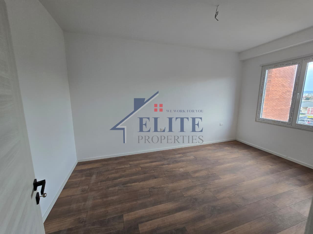 Golden Hands Paskuqan, appartamento con due camere da letto in vendita