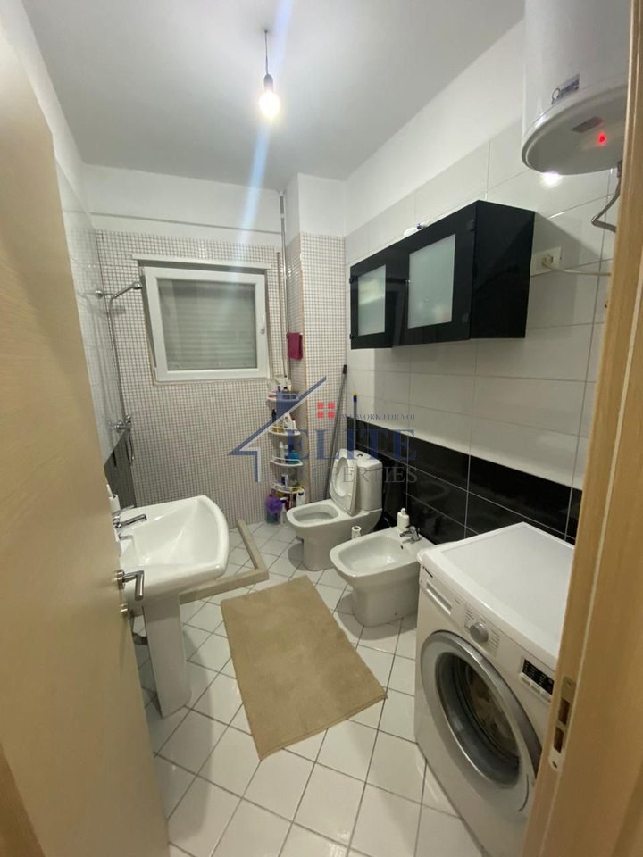 Kopshti Botanik ~ apartament 1+1 ne shitje