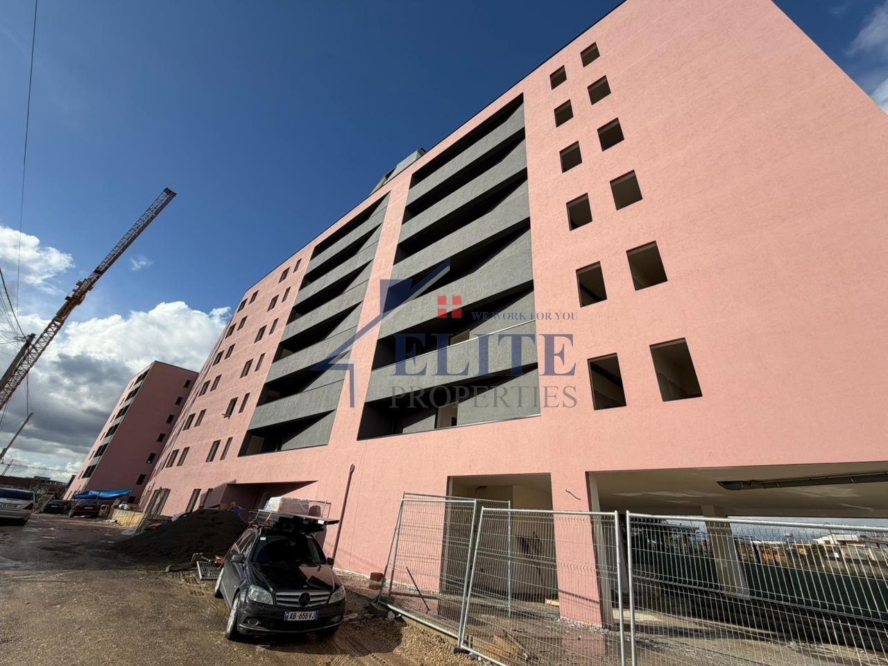 Pakuqan, apartament 2+1 për shitje