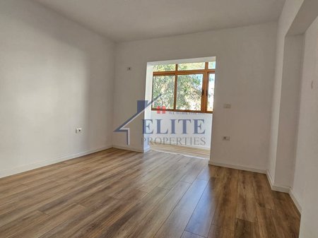 Mozaiku i Tiranës –  apartament 1+1 për shitje