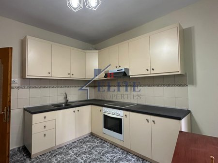 Pallatet Arabe – apartament 3+1 me qira