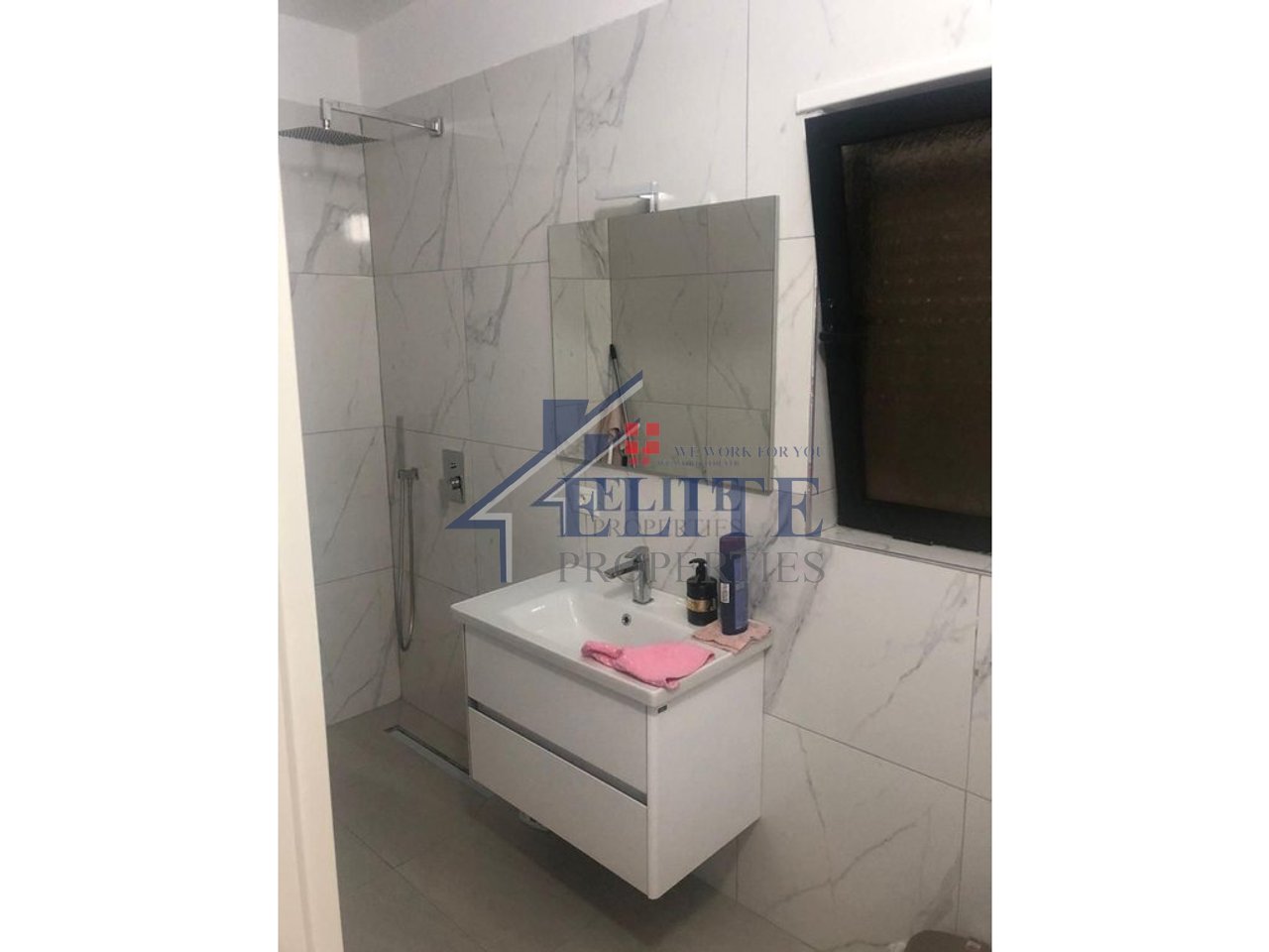 Rruga e Dibrës, apartament 3+1+2 me qira