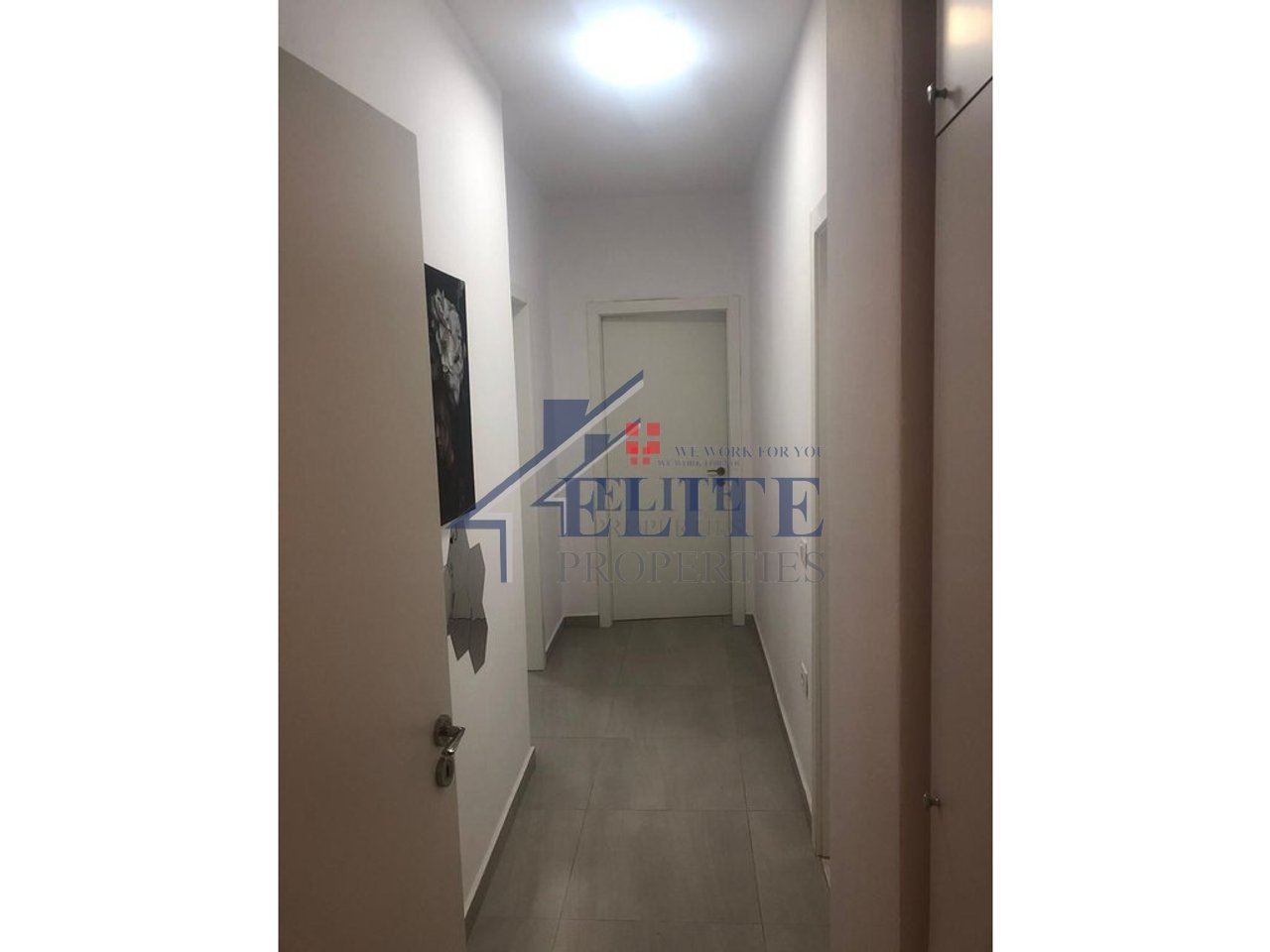 Rruga e Dibrës, apartament 3+1+2 me qira