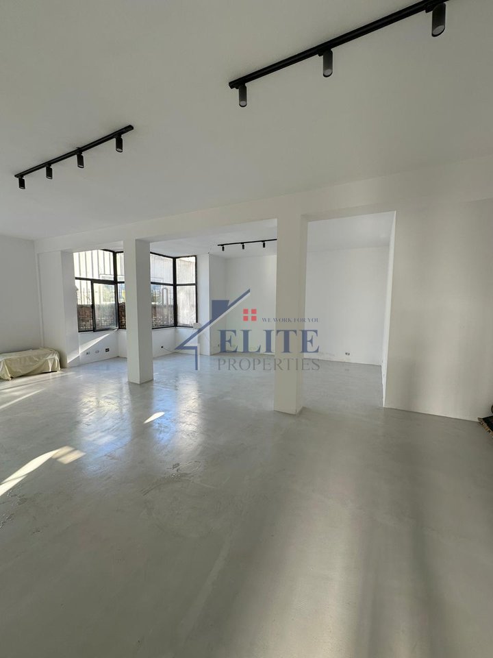 Rrugën e Kavajës, ambjent me qira