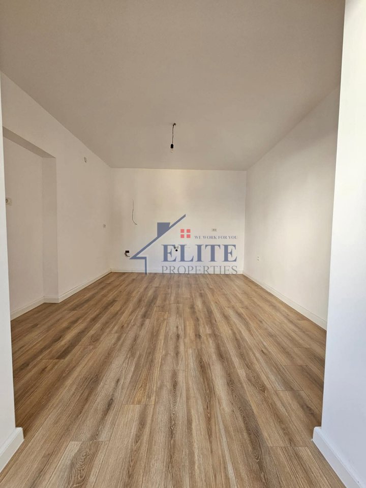 Mozaiku i Tiranës –  apartament 1+1 për shitje