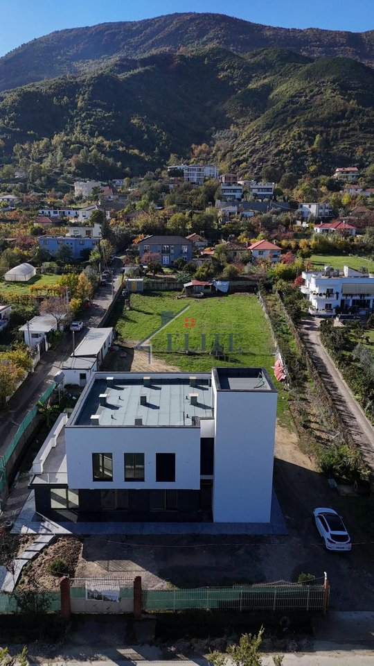 Bërzhitë, locali commerciale in affitto