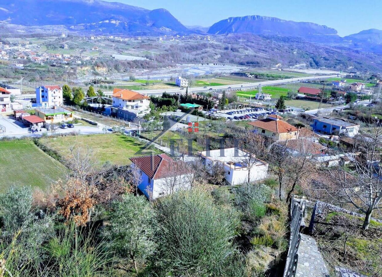 Bërzhitë, locali commerciale in affitto