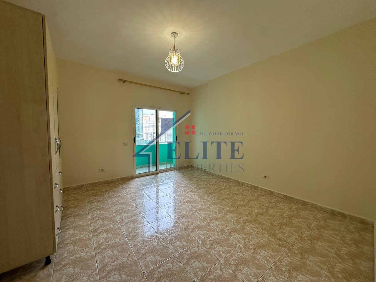 Pallatet Arabe – apartament 3+1 me qira