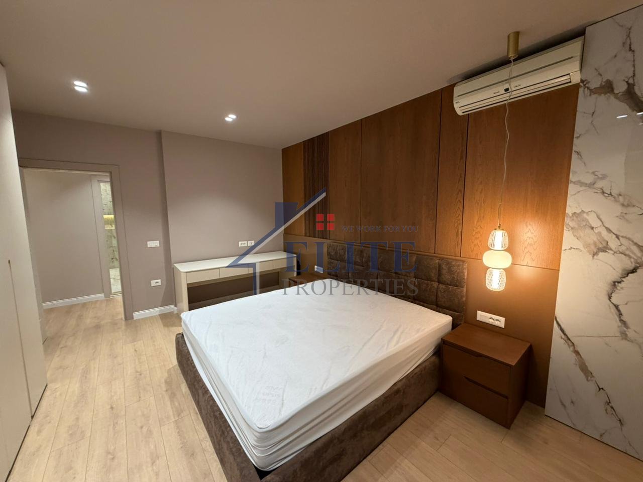 Rruga e Kosovarëve, apartament modern 3+1 me qira