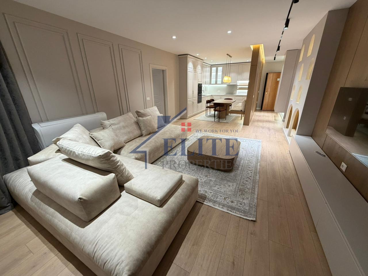 Rruga e Kosovarëve, apartament modern 3+1 me qira