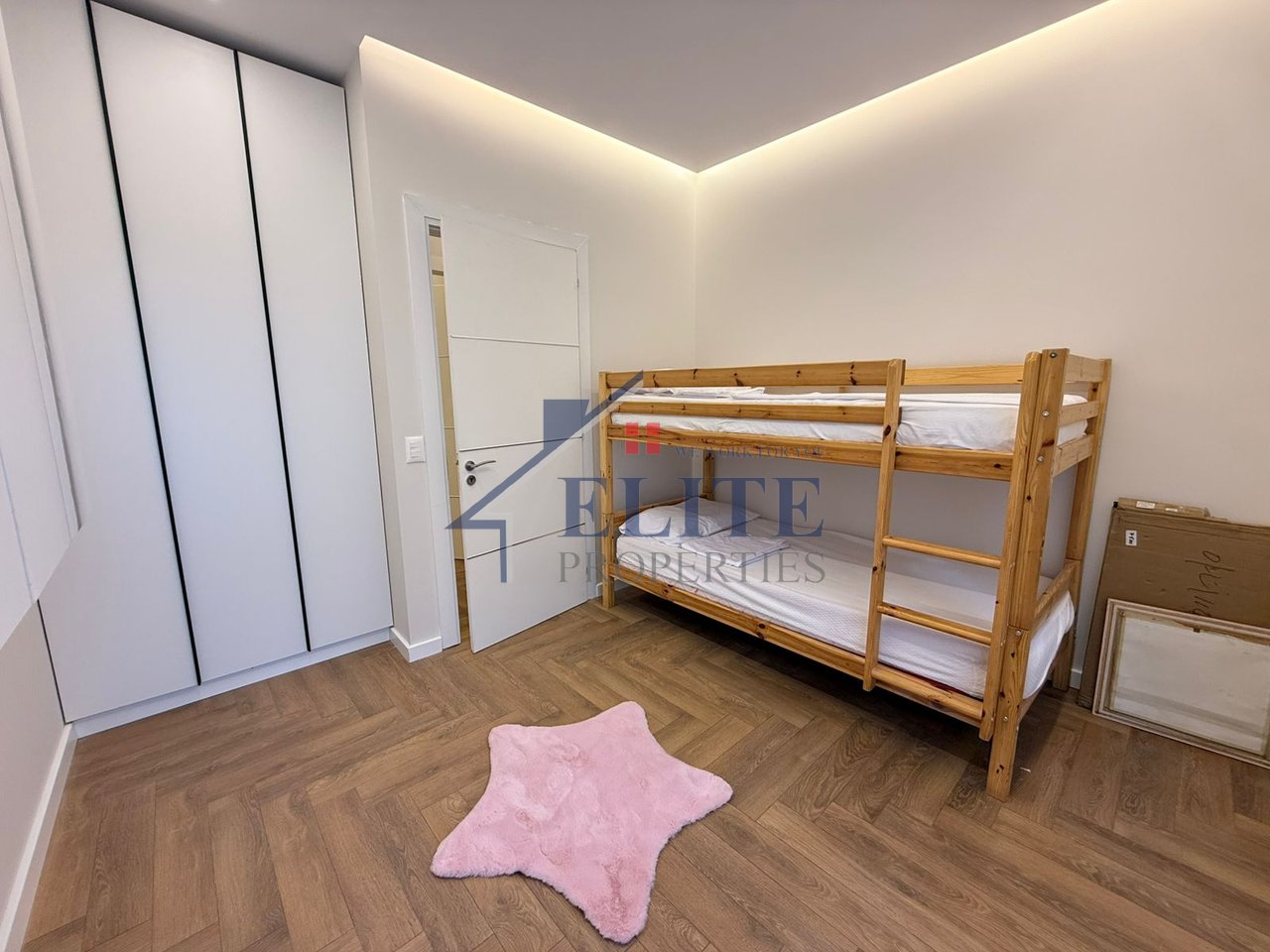 Pazari i Ri – apartament 2+1 me qira