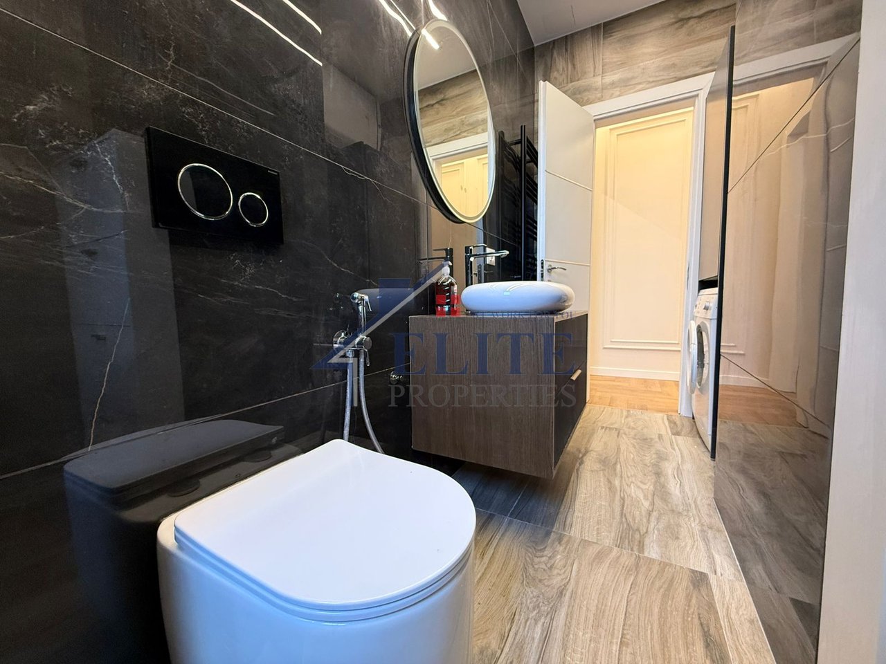 Pazari i Ri – apartament 2+1 me qira