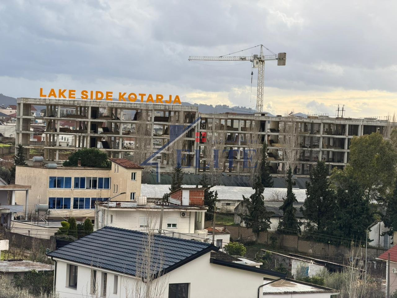 LakeSide Paskuqan, apartament 2+1 në shitje