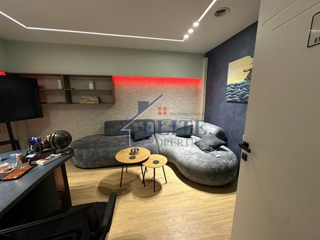 Kristal Center, commercial space for sale