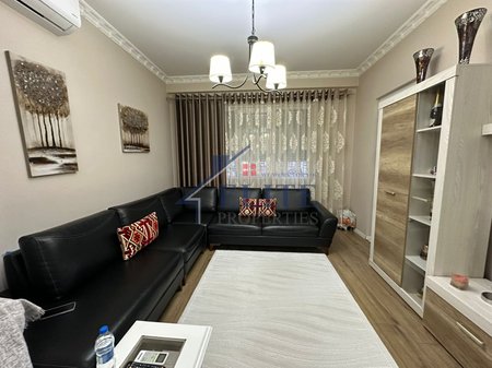 Pazari i Ri, apartament 2+1 në shitje