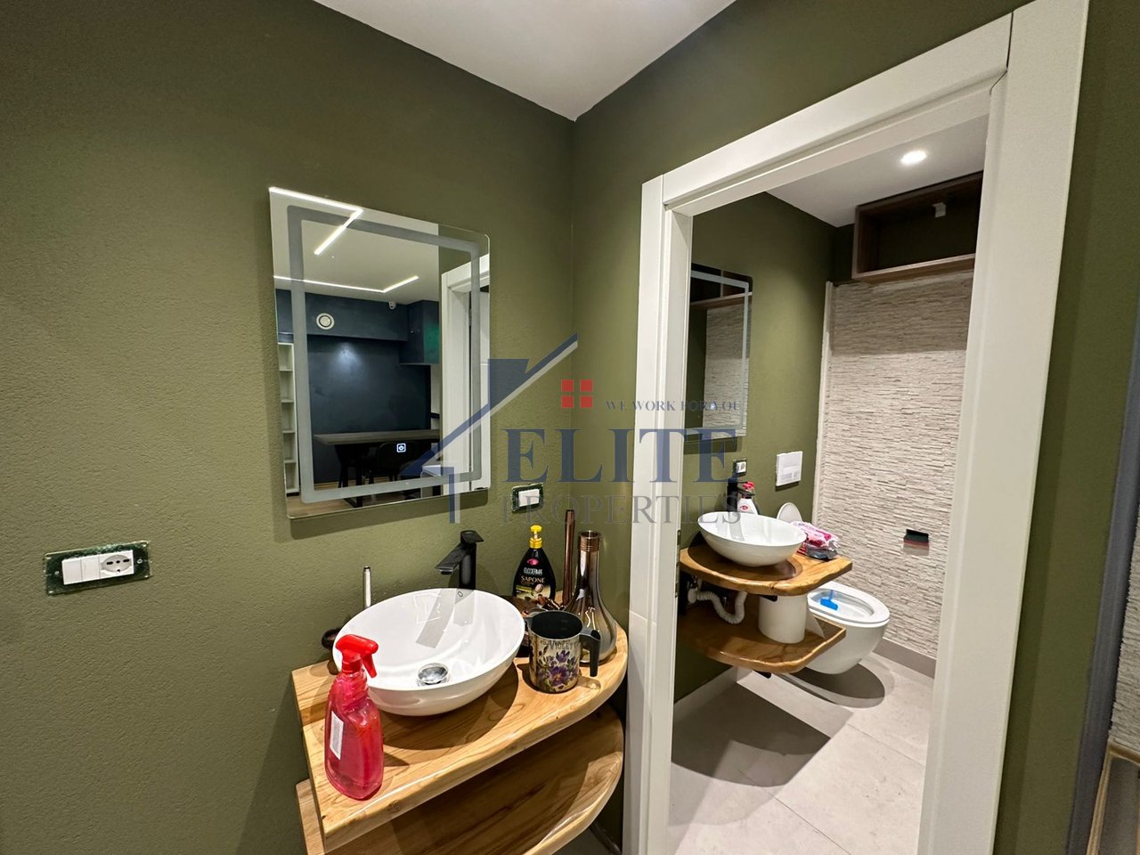 Kristal Center, commercial space for sale