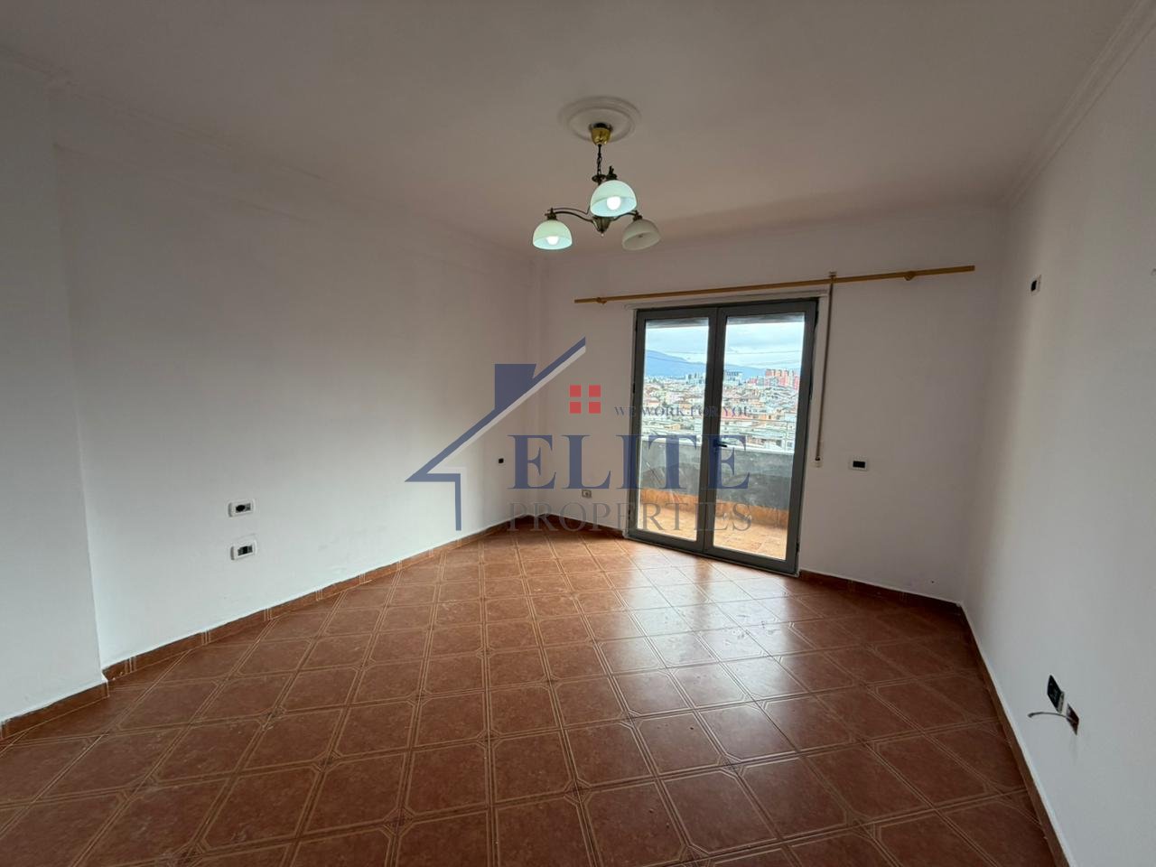 Pallatet Çabej, apartament 2+1 në shitje