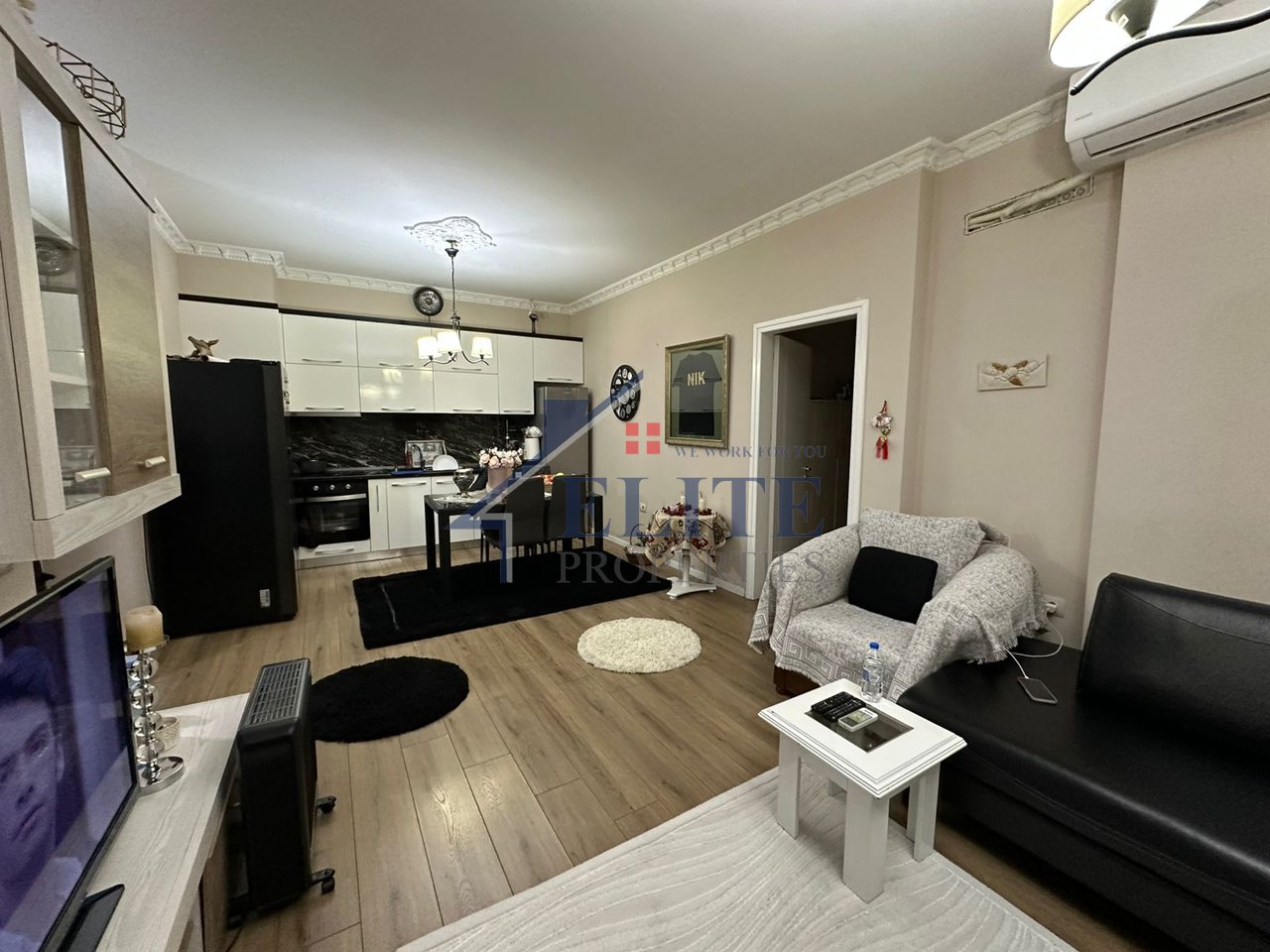Pazari i Ri, apartament 2+1 në shitje
