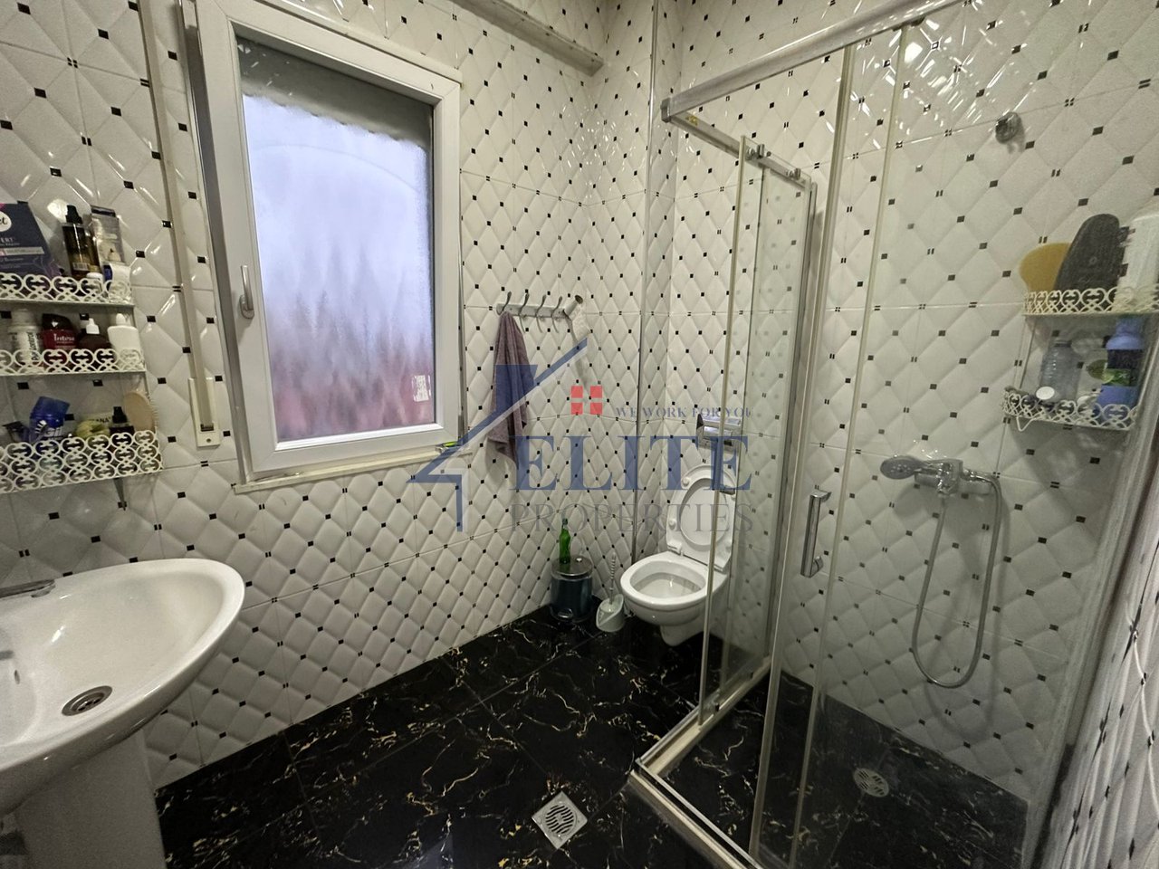 Pazari i Ri, apartament 2+1 në shitje