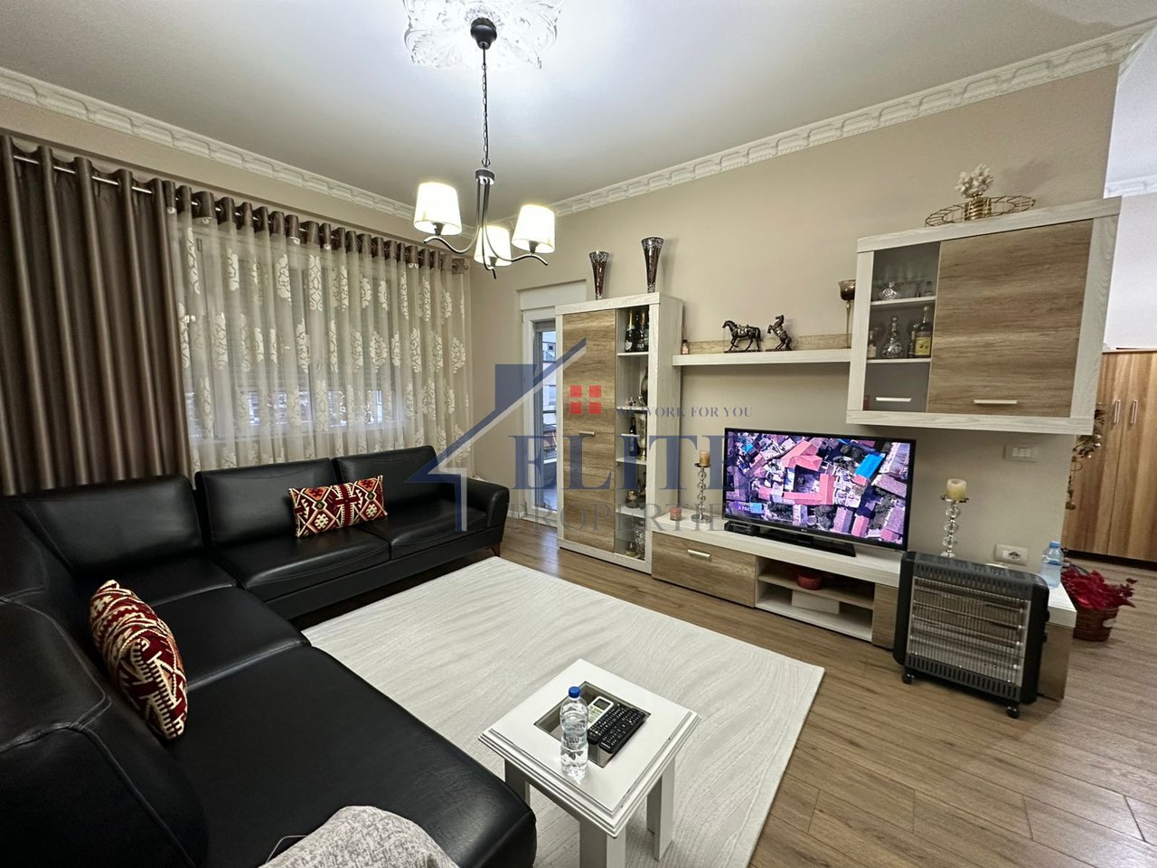 Pazari i Ri, apartament 2+1 në shitje