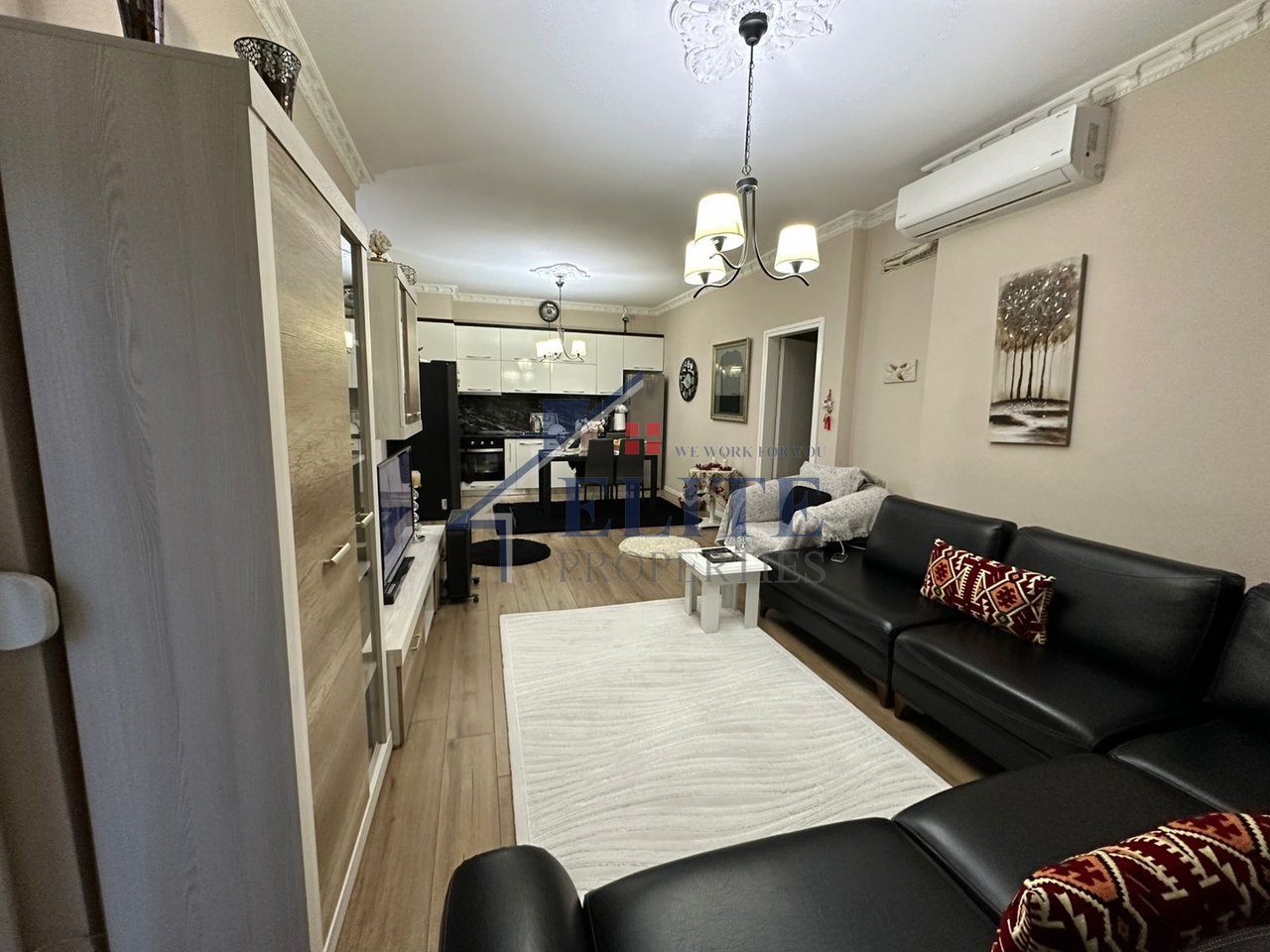 Pazari i Ri, apartament 2+1 në shitje