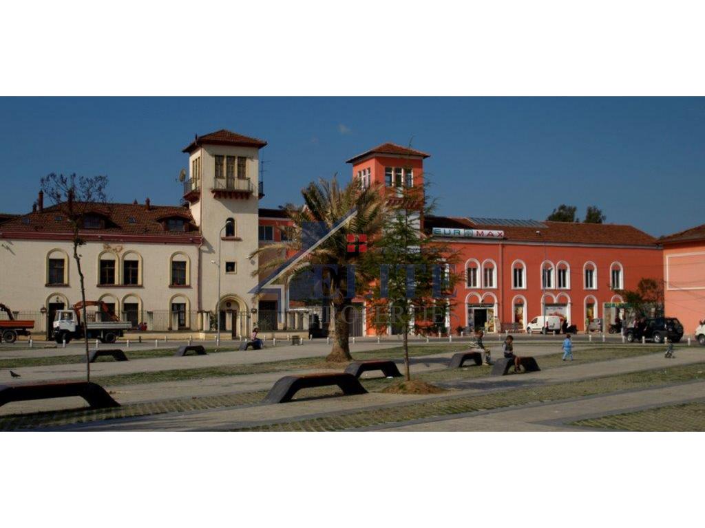 Kombinat, 5-storey building for rent