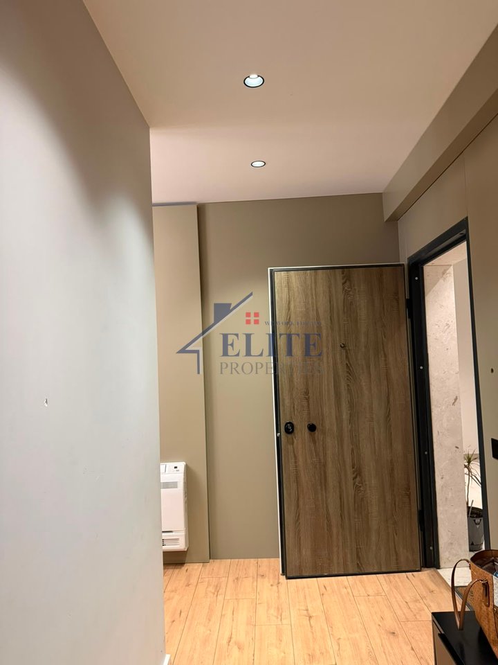 Fusha e Ali Demit, shitet apartament 2+1