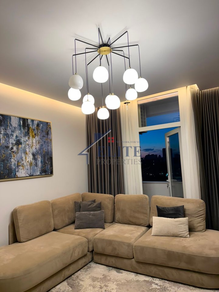 Fusha e Ali Demit, shitet apartament 2+1