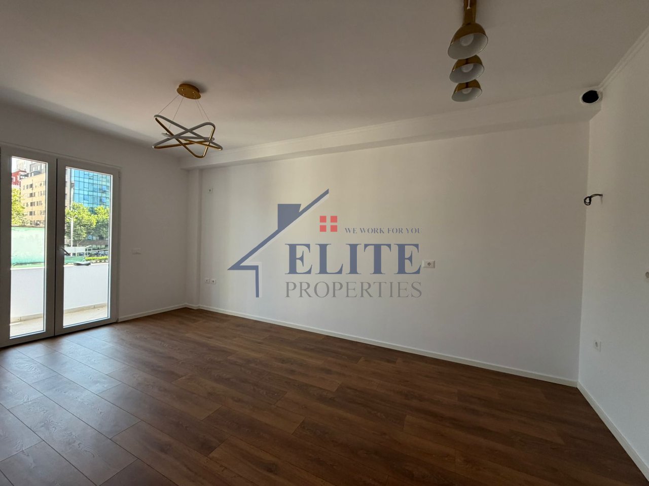 Rruga Dritan Hoxha, apartament 1+1 në shitje