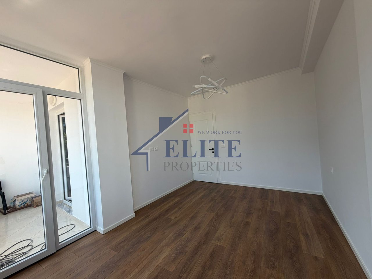Rruga Dritan Hoxha, apartament 1+1 në shitje