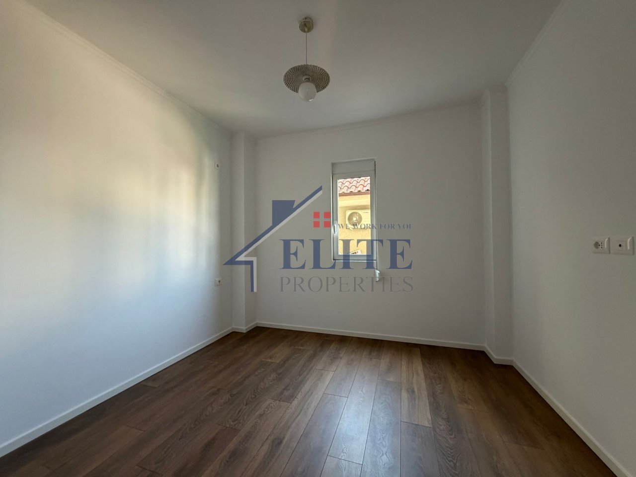Laprakë, Rruga Dritan Hoxha – apartament 1+1 në shitje