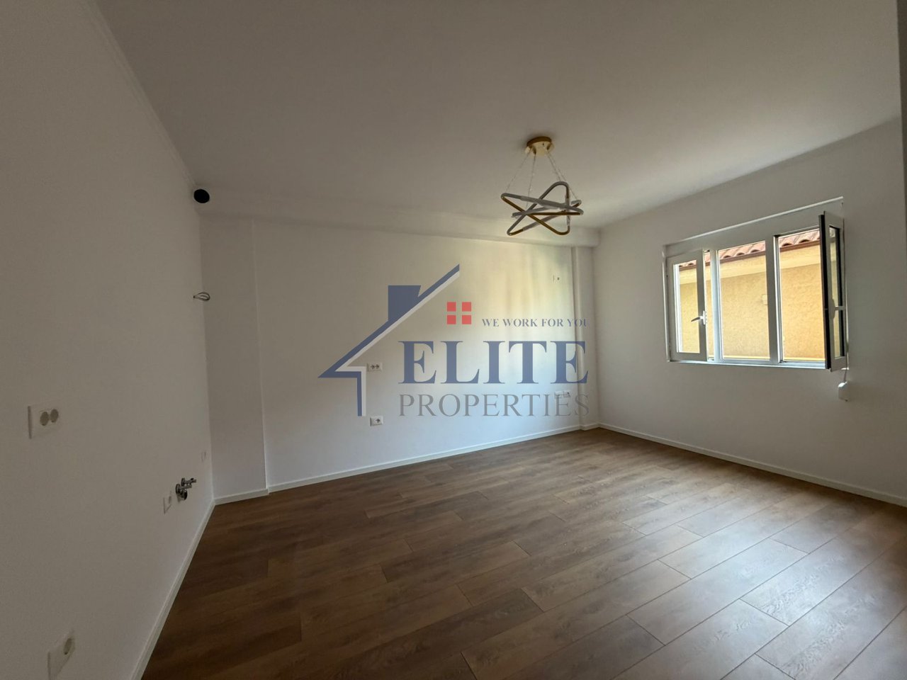 Laprakë, Rruga Dritan Hoxha – apartament 1+1 në shitje