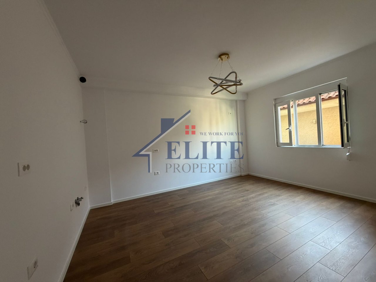 Laprakë, Rruga Dritan Hoxha – apartament 1+1 në shitje