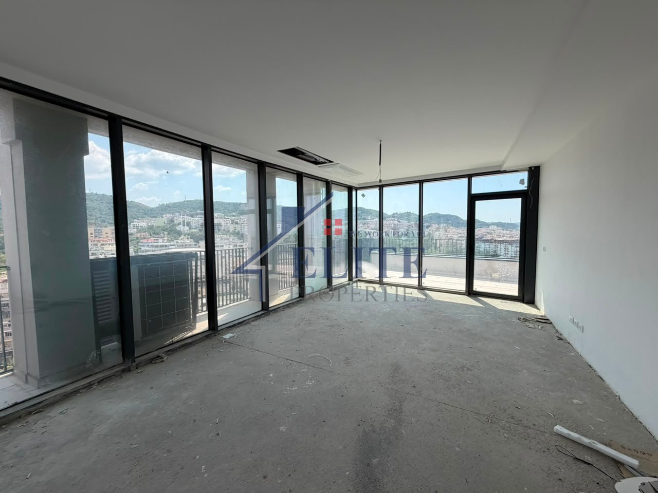 Lake View Residence, at the artificial lake of Tirana, 2+1 apartment + parking space for sale