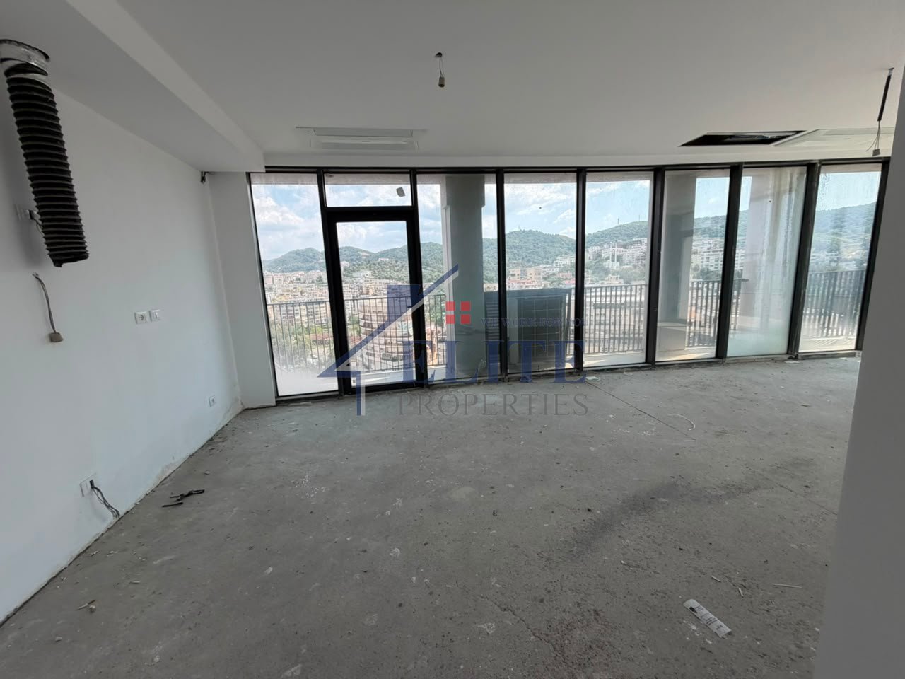 Lake View Residence, at the artificial lake of Tirana, 2+1 apartment + parking space for sale