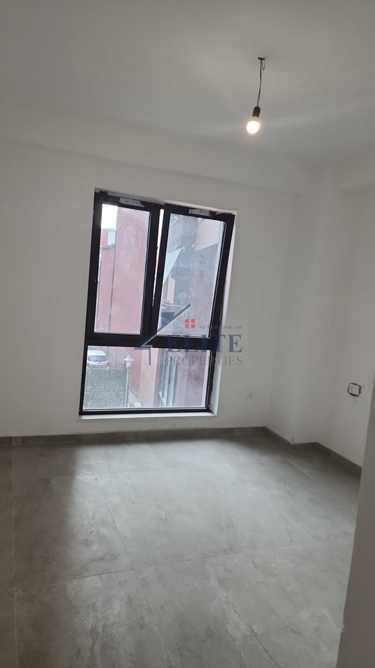 Rruga "Myslym Shyri", Gardenia Residence, zyrë me qira