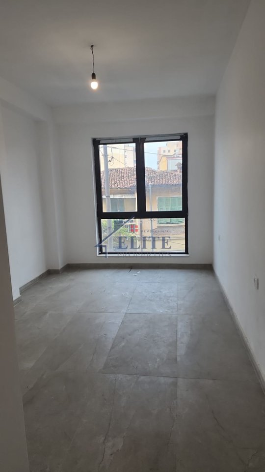 Rruga "Myslym Shyri", Gardenia Residence, zyrë me qira
