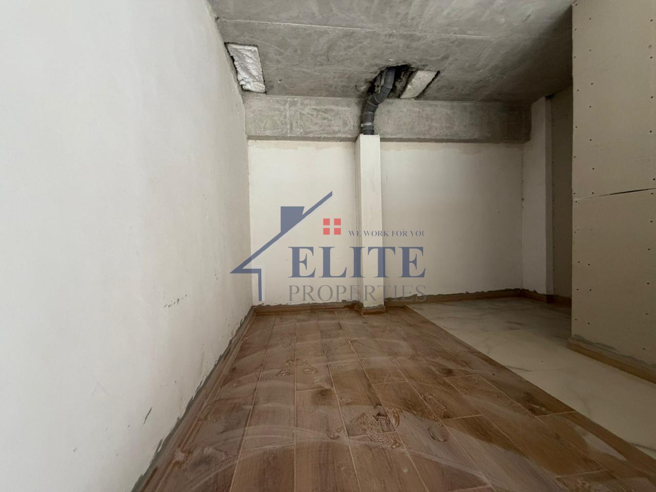 Locale commerciale in affitto nell'ex Campo di Aviazione