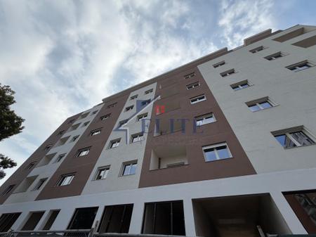 Shkolla e Kuqe, apartament 2+1 në shitje