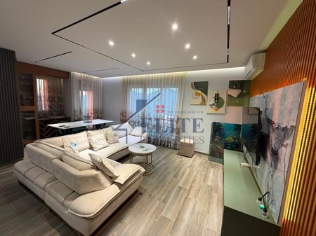 Super Penthouse me Qira pranë Farmacisë 10, Rruga e Dibrës – Afër QSUT