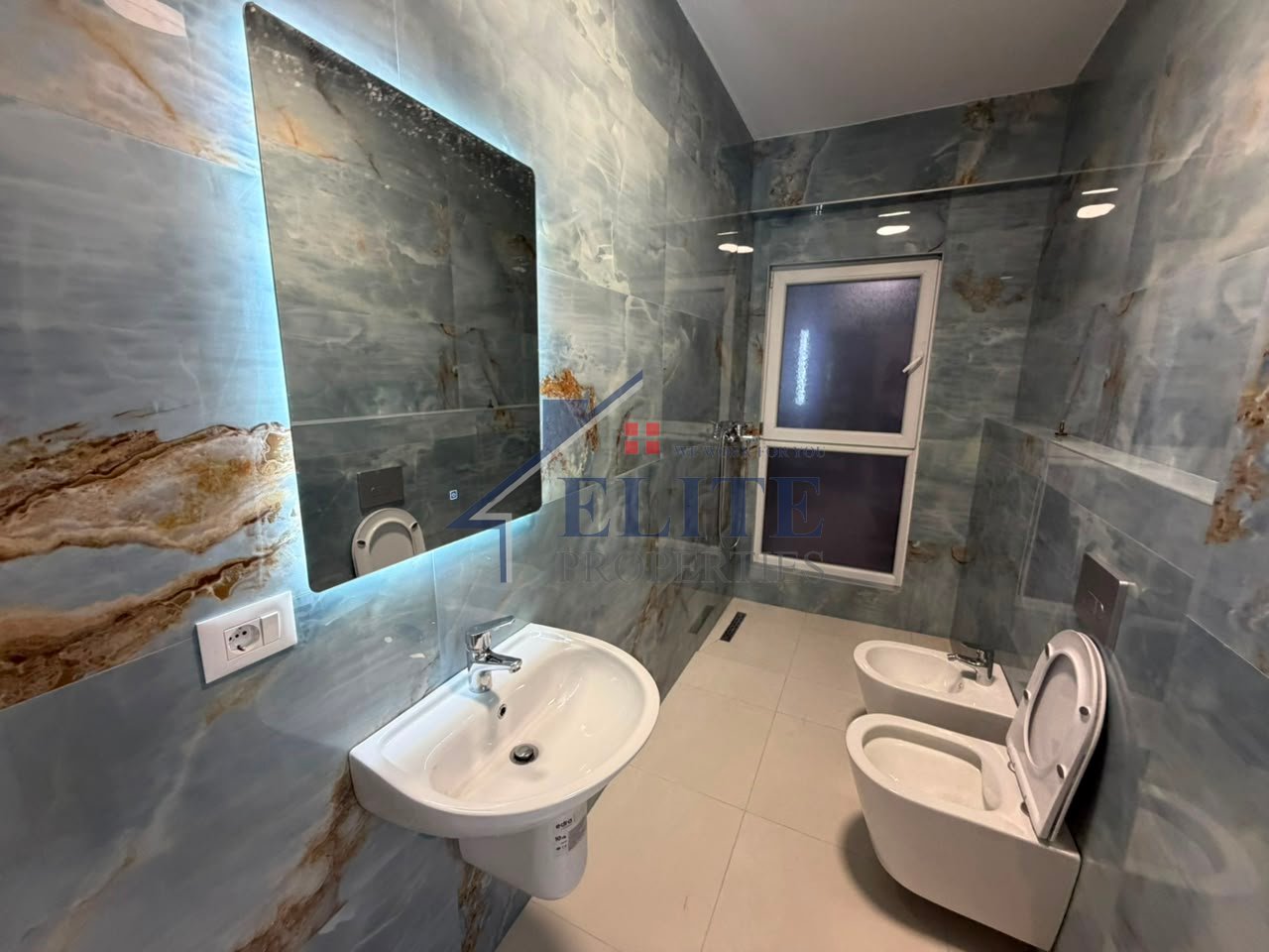 Aura Komleks, ne rrugen Dritan Hoxha, apartament2+1 me qera
