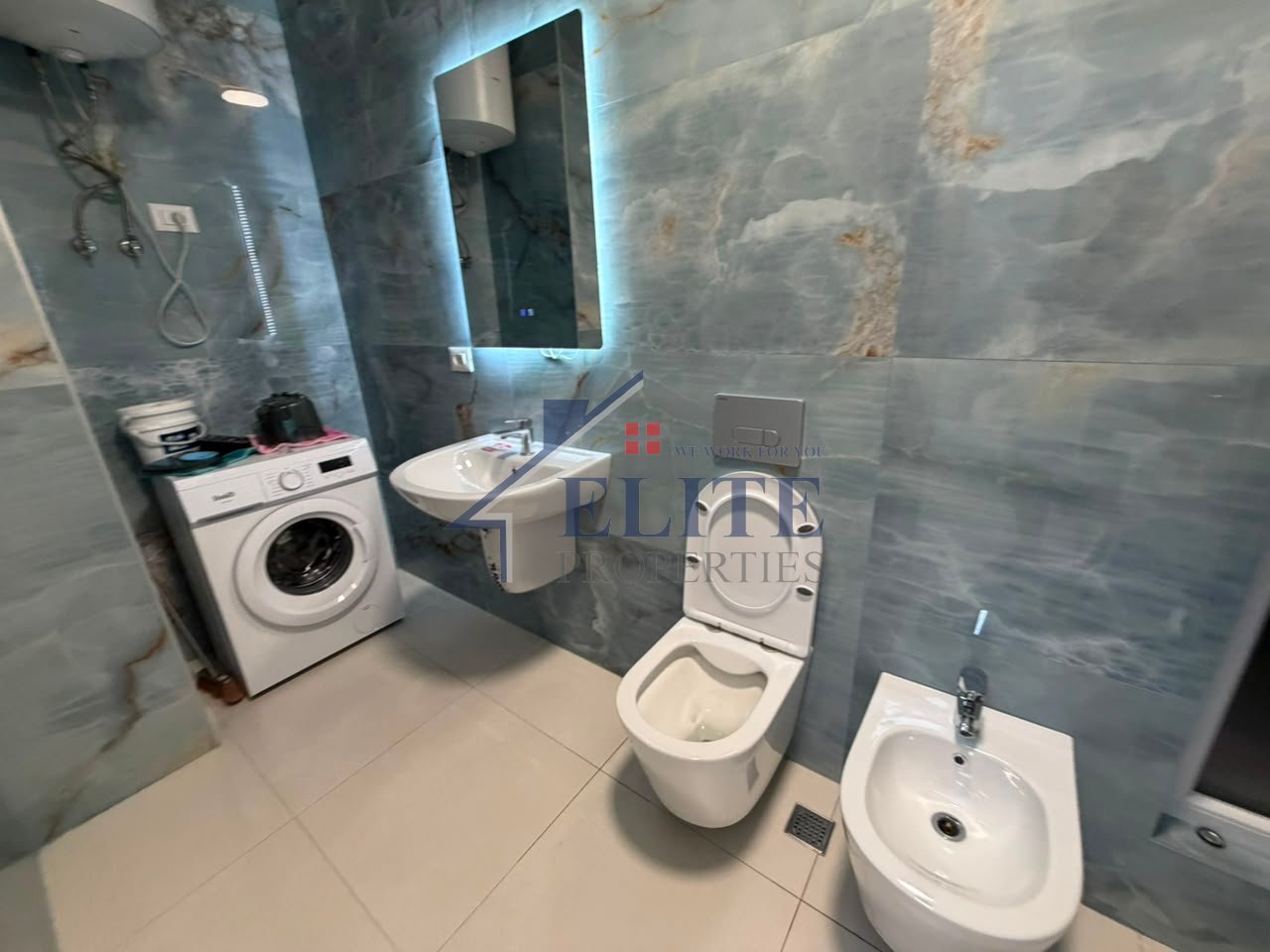 Aura Komleks, ne rrugen Dritan Hoxha, apartament2+1 me qera
