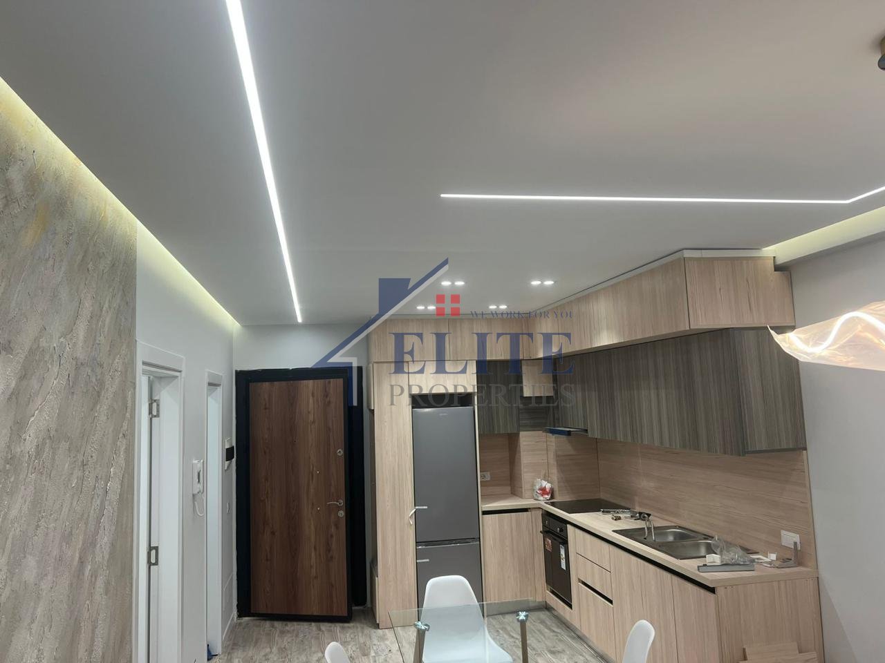 Univers City, apartament modern 1+1 me qira