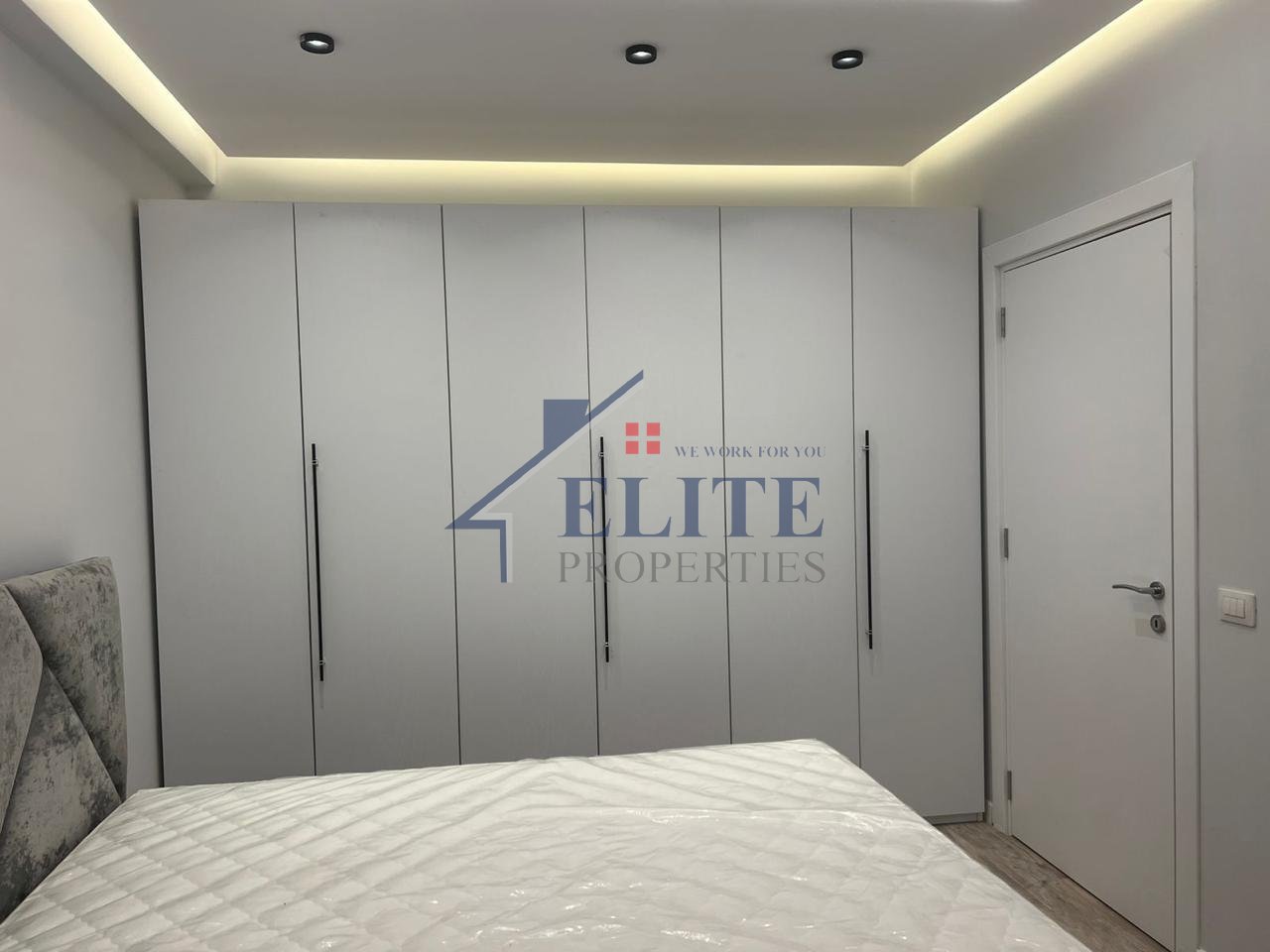 Univers City, apartament modern 1+1 me qira
