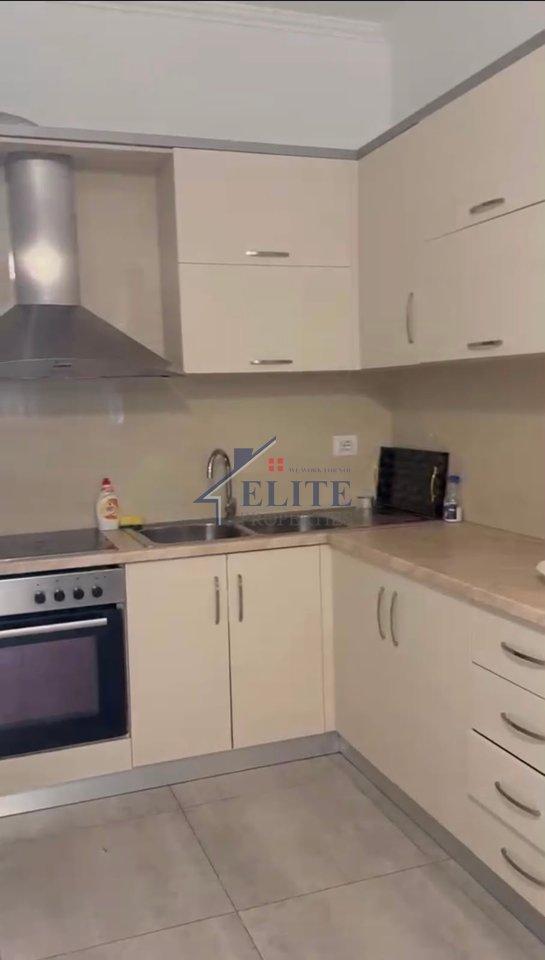 Selitë, vicino a Kodrës së Diellit, residenza G&amp;P, appartamento 1+1 in affitto