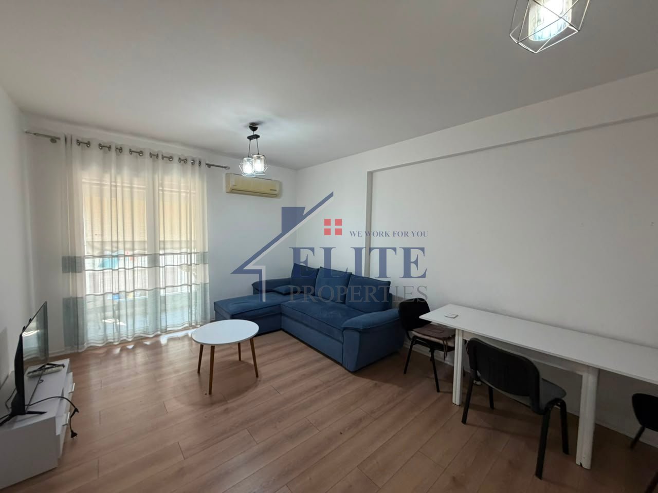 Rruga “5 Maji”, apartament 2+1 me qira
