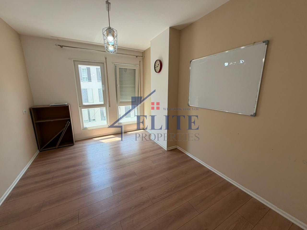 Rruga “5 Maji”, apartament 2+1 me qira