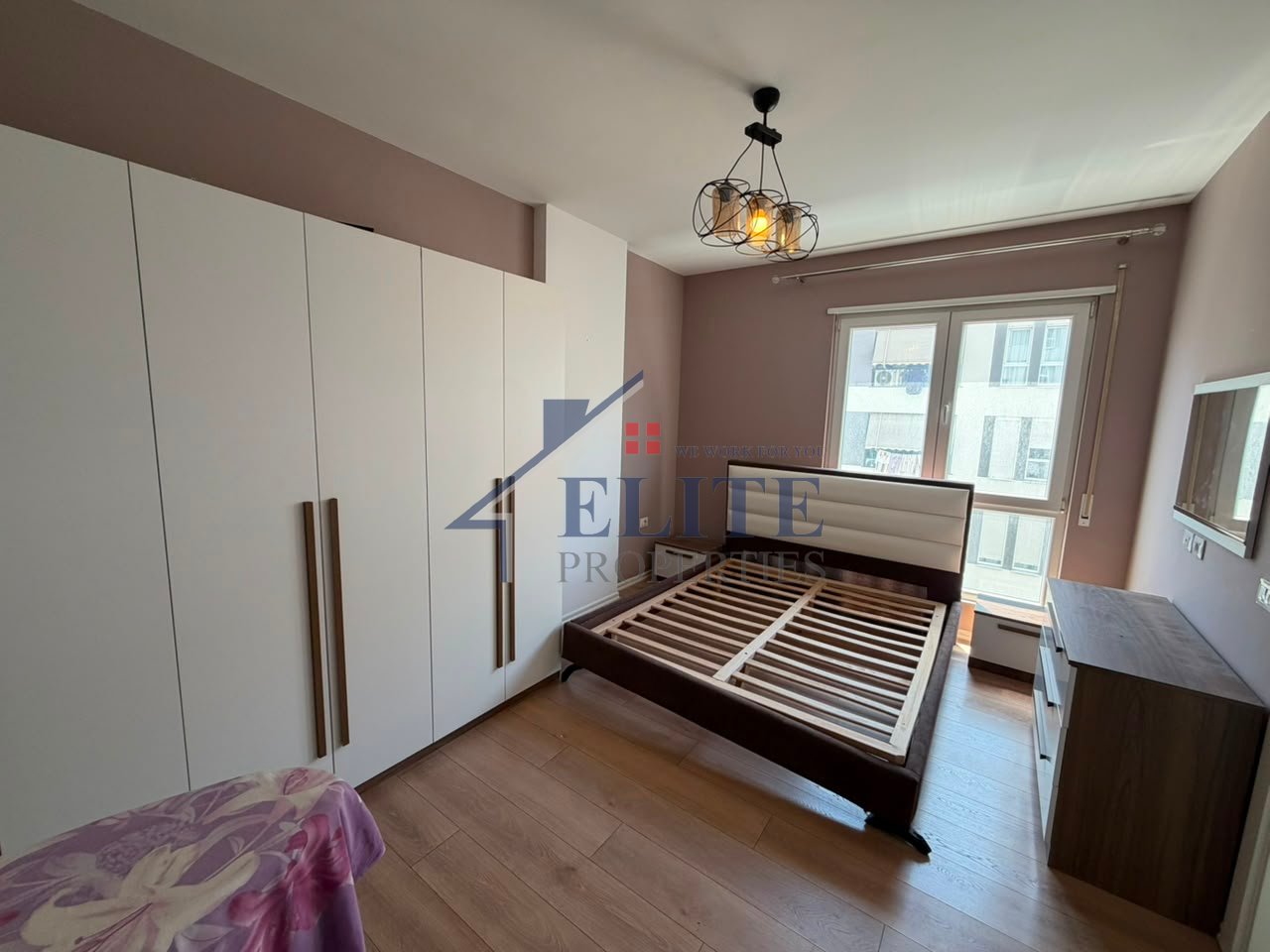 Rruga “5 Maji”, apartament 2+1 me qira