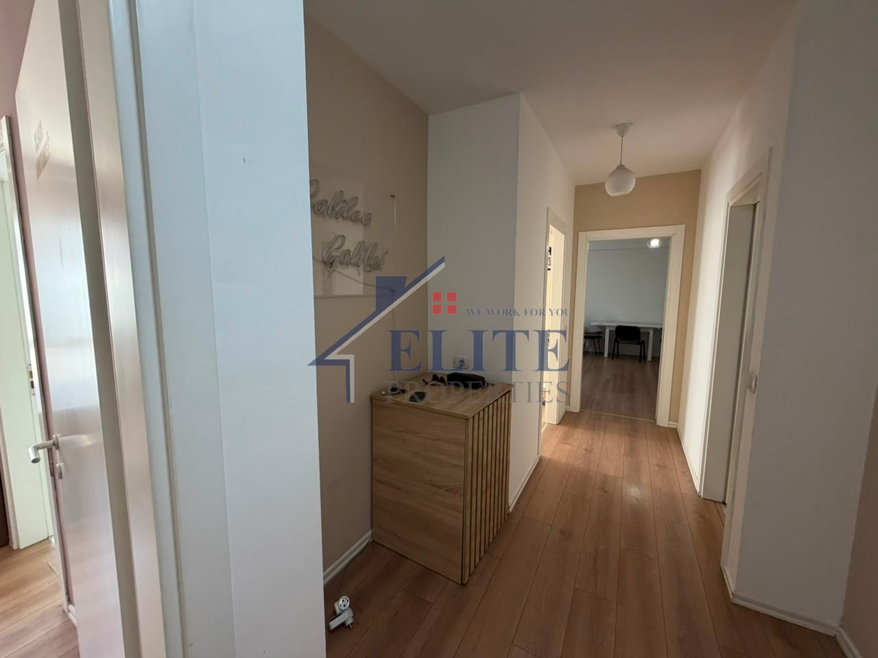 Rruga “5 Maji”, apartament 2+1 me qira