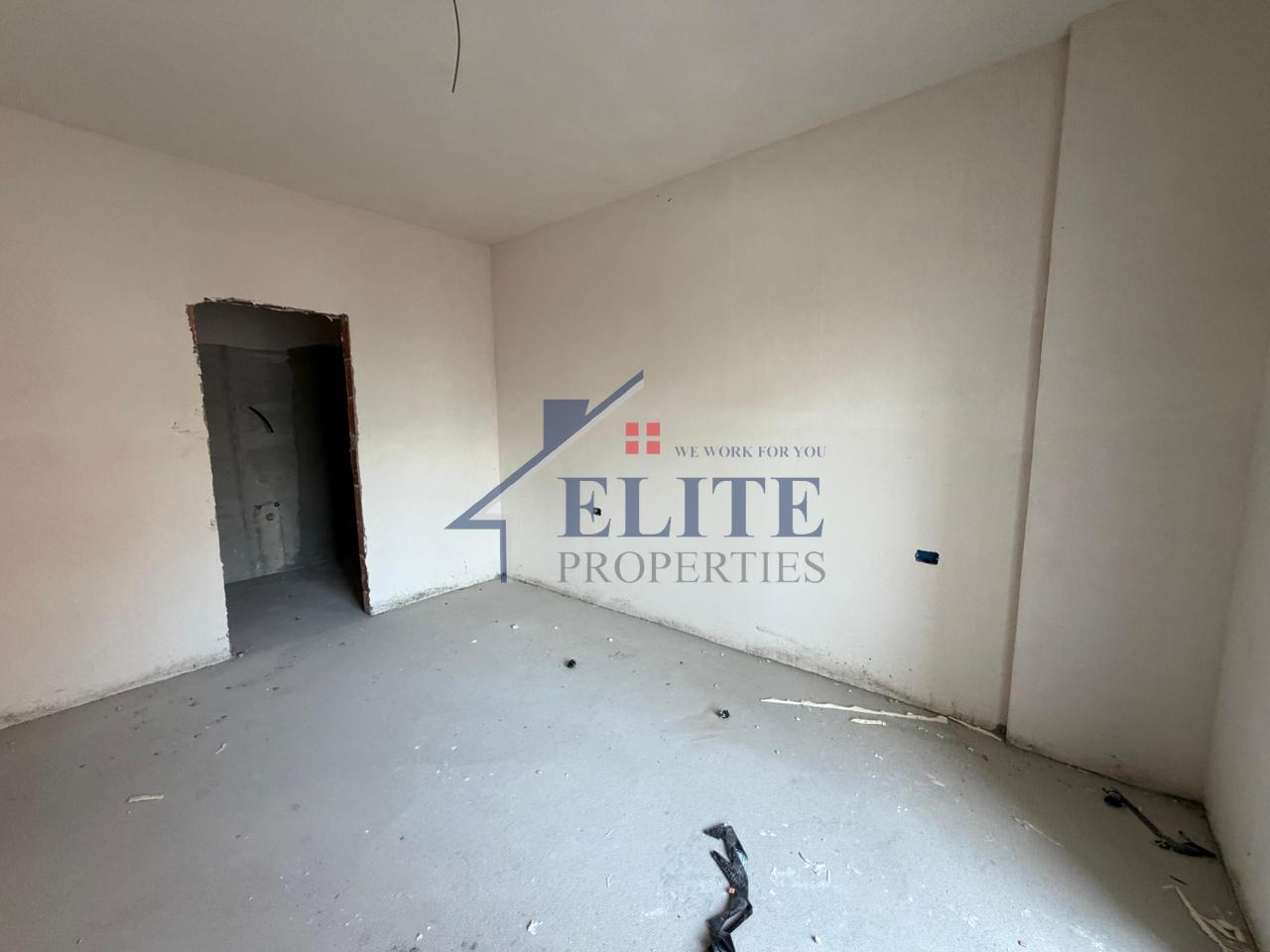 Shkolla e Kuqe, apartament 2+1 në shitje